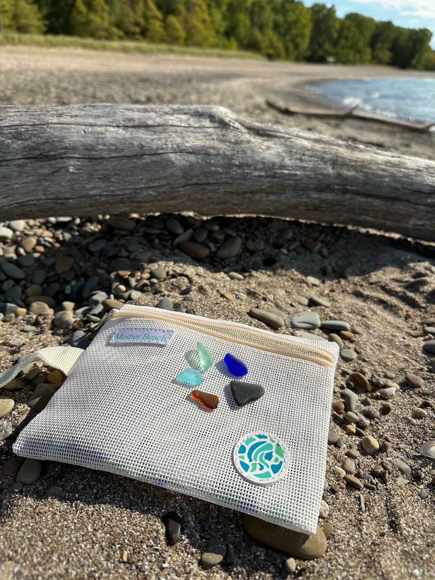 Sea Glass Collecting Wristlet - Crème